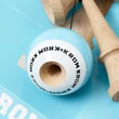 Kendama Krom POP albastru deschis sticky