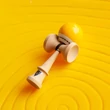 Kendama Krom POP galben sticky